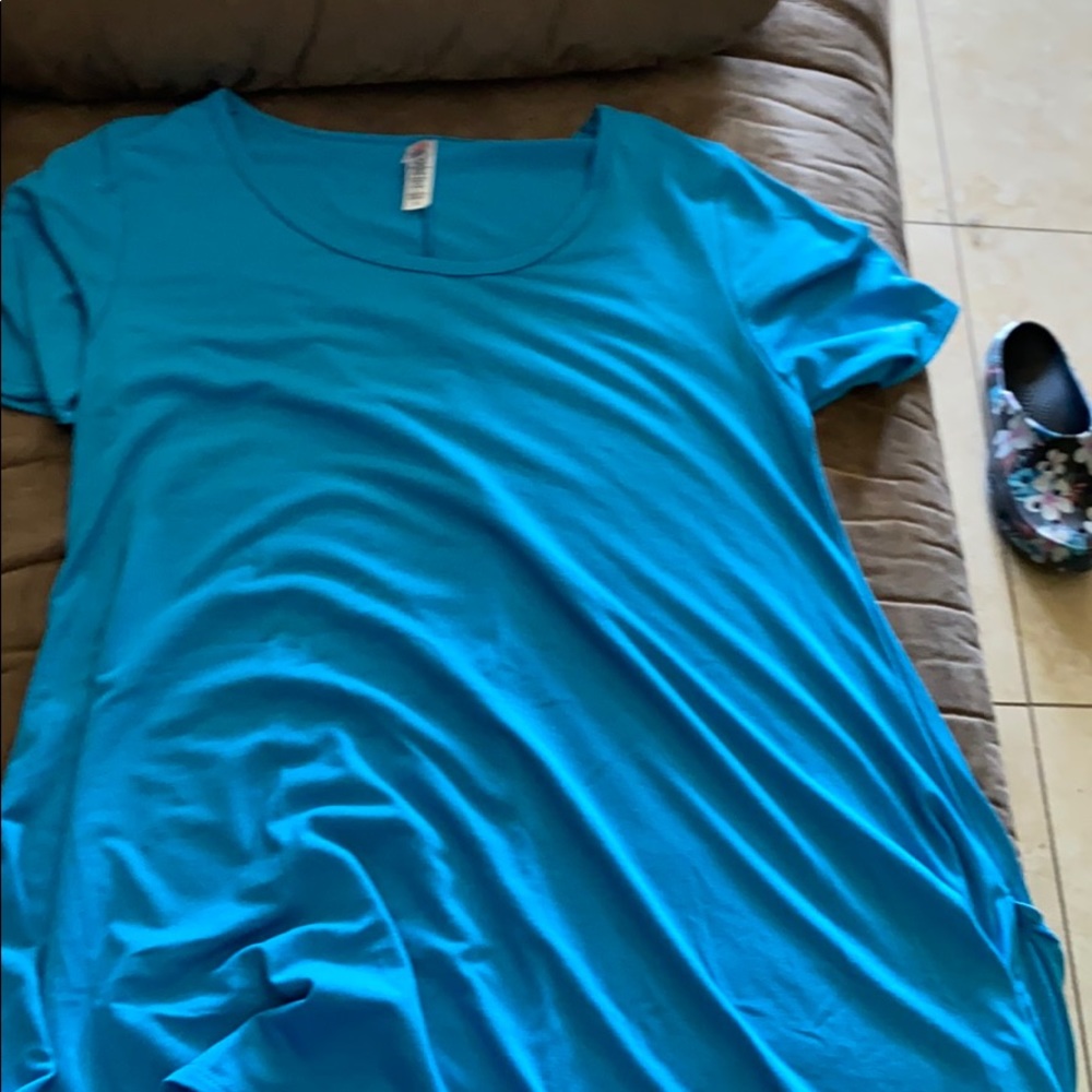 Blue lularoe top
